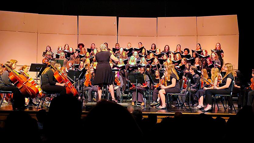 Image of Sarah Williams conducting the fall 2024 Family Weekend Concert.